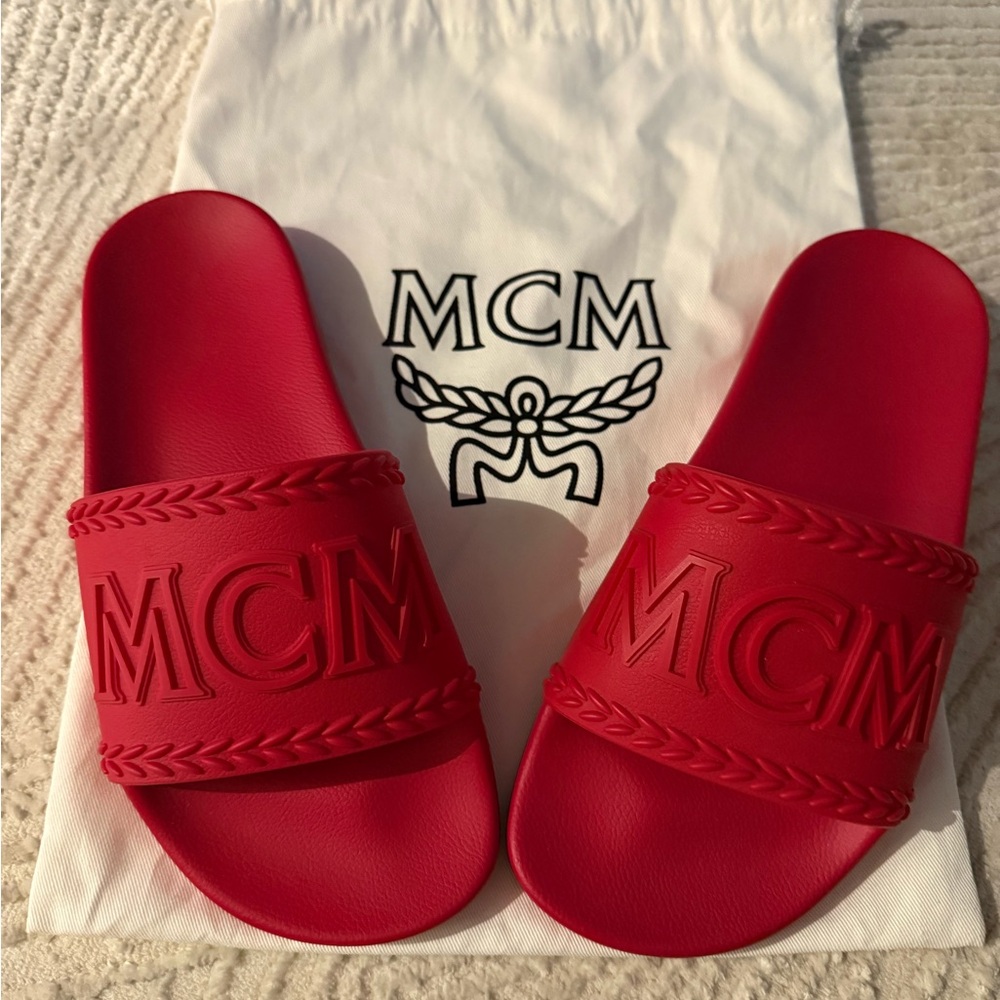 MCM Bold Red Slides